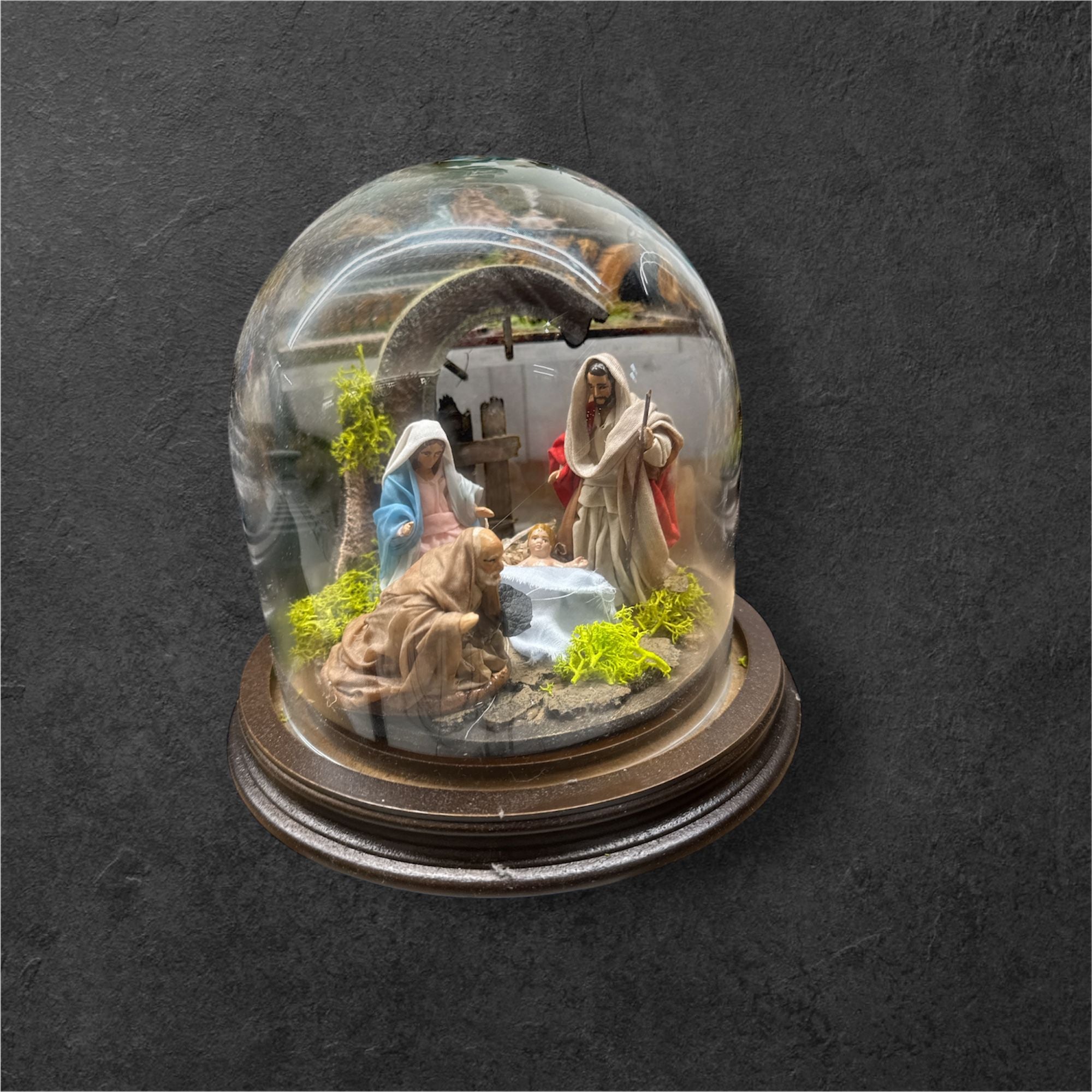 Glass bell with nativity scene